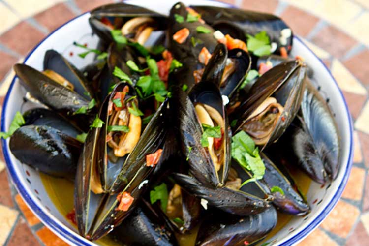 Cozze con aglio e prezzemolo